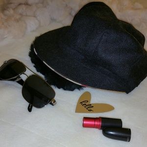 Authentic BURBERRY: Black Baker Boy hat size M